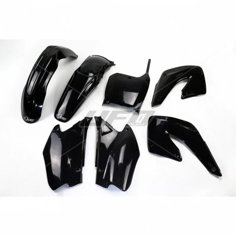 2ea25333cb81f3b6d50d04b440718dcf5384e37c_650_K100_001 UFO Plastkit 5-delar Svart CR 125/250 00-01