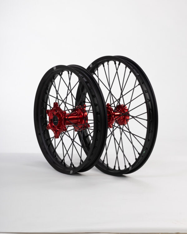 Sixty5 Honda Svart/Röd 1.6-21/2.15-19 MX fälgset