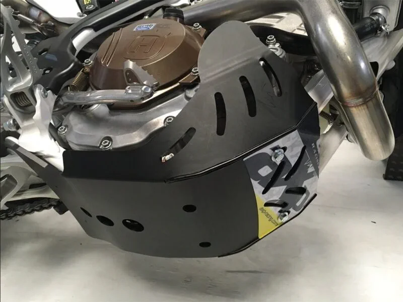 7a2bf03f9456ab1bb099d7e71a929703fec9d97f_397_AX1404 AXP Skid Plate PHD 6mm Black Husqvarna FE250/FE350 17-23 - AXP Racing - Hasplåtar