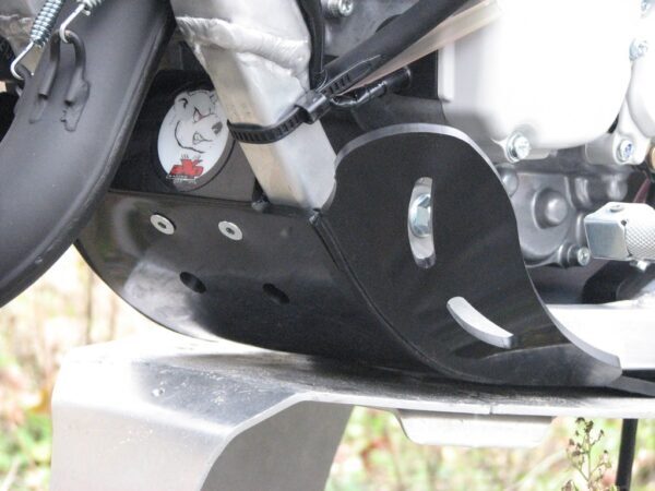AXP Hasplåt PHD 6mm Svart Yamaha YZ125 05-23 / Fantic XE125/XX125 21-23