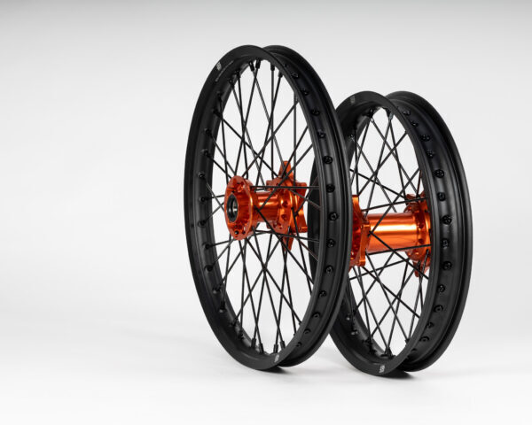 "Sixty5 KTM Svart/Orange Enduro 1.6-21""/2.15-18"" fälgset"