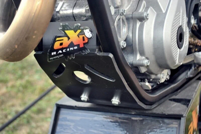a70498b1cf984d186f709aac75dad3d49ba51997_397_AX1361 AXP Glide Plate Black KTM SXF250/SXF350 16-22 - AXP Racing - Hasplåtar