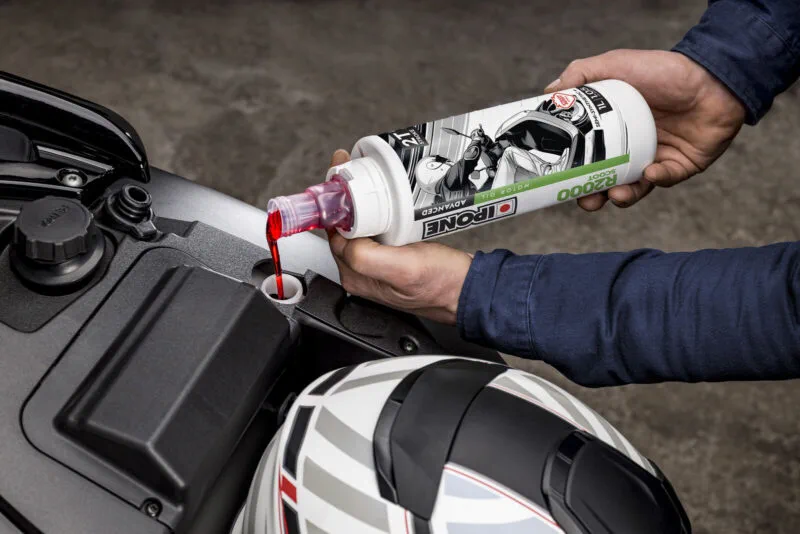 Ipone R2000 SCOOT strawberry 1L (15) - 2T