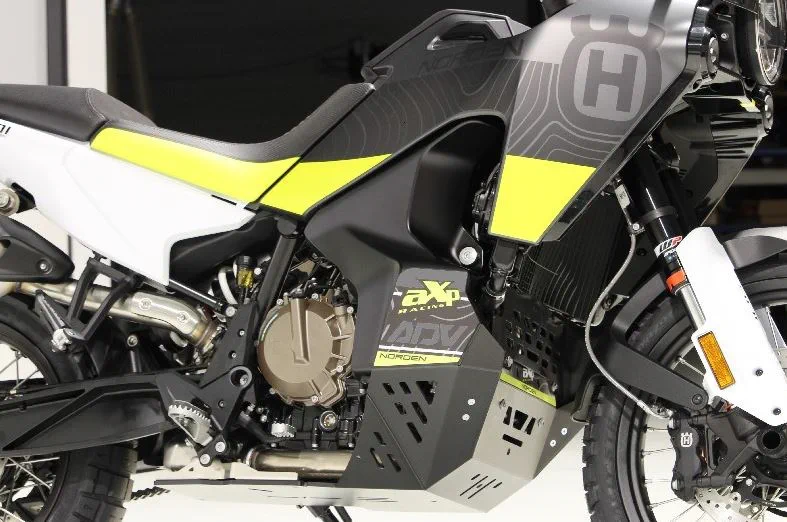 AXP Adventure HARD Skid Plate HDPE 8mm Black Husqvarna NORDEN 901 22- - AXP Racing - Hasplåtar