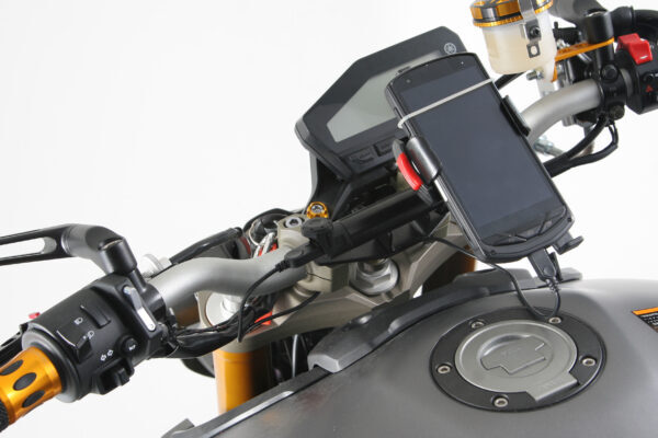 Daytona mountbar+USB socket handlebar clamp mount type