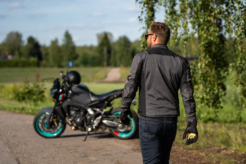 2406caba666980645672b3fe05d374bd0e9b0ab1_710_23060590f Halvarssons Textiljacka Arvika Svart/grå