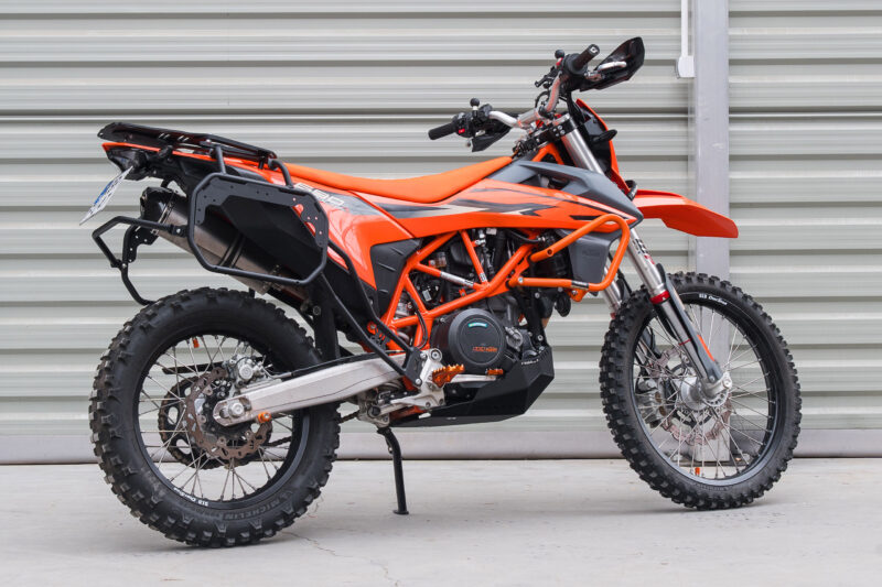 Yakk EXP Side carrier KTM 690 Enduro (19-25) black Yakk EXP Side carrier KTM 690 Enduro (19-25) black